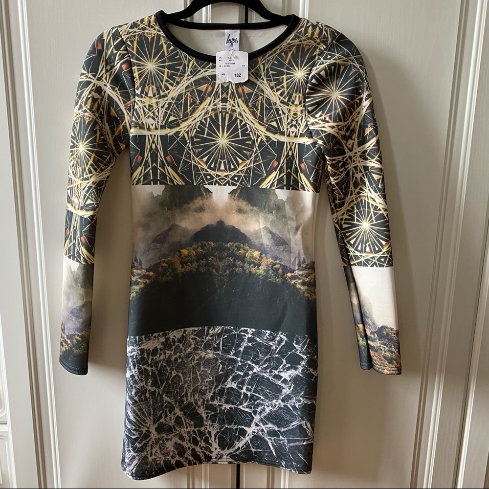 Hype long sleeve graphic dress. 1 Size,fits XS - S